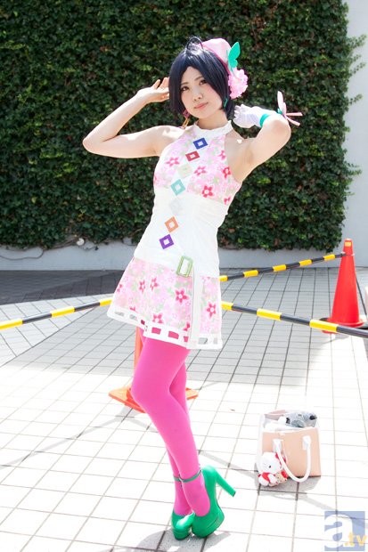 【Yabo亚博官方网站 - Yabo亚博官方网站】赠张相镐二首(时逃难在宿松山作。萧士赟云下八首伪)(图2) 亚博官网